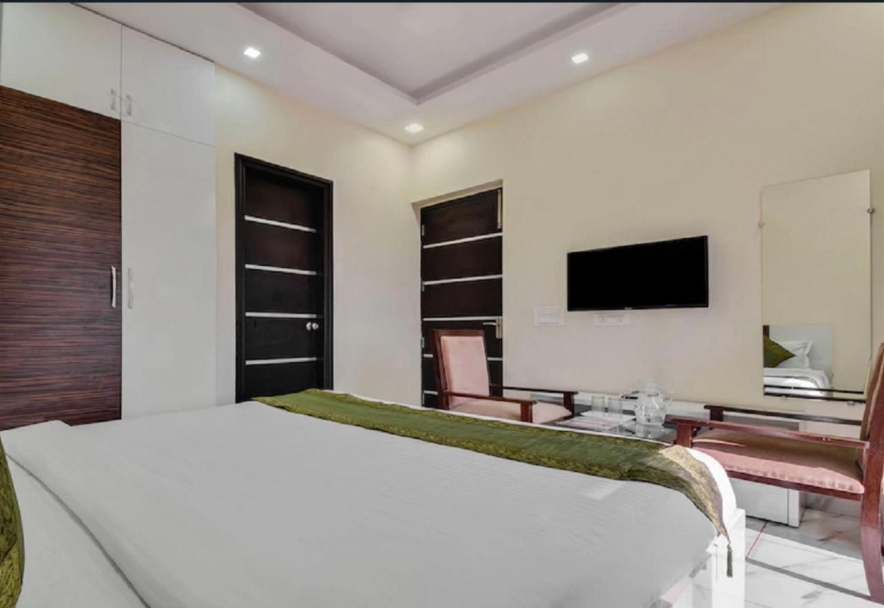 The Shashank Villa Панчкула Экстерьер фото