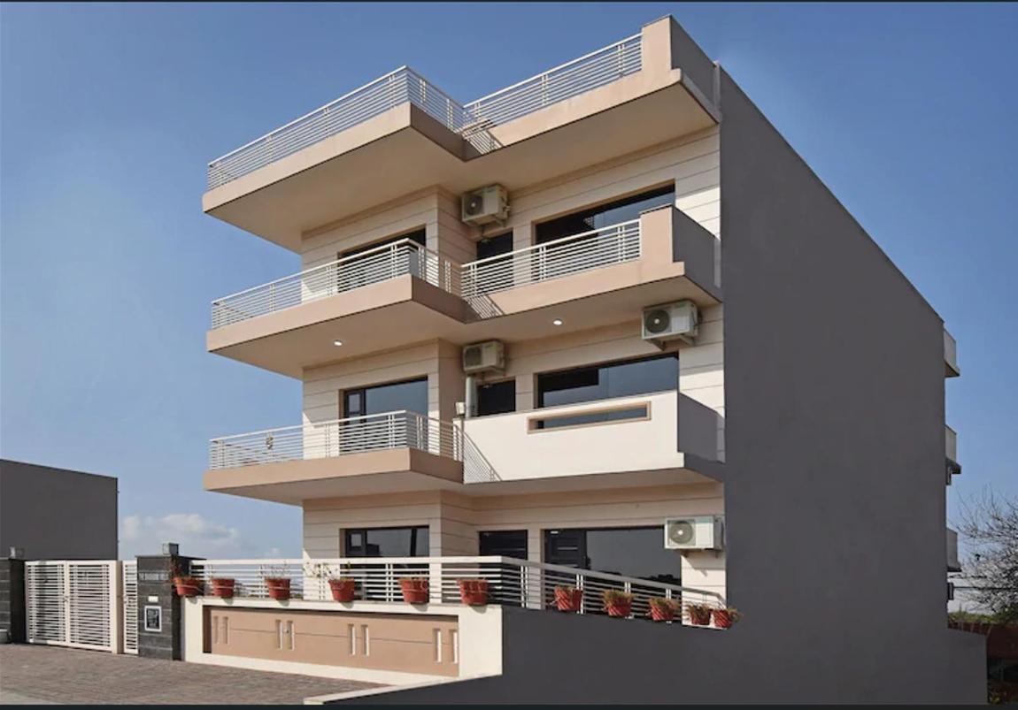 The Shashank Villa Панчкула Экстерьер фото